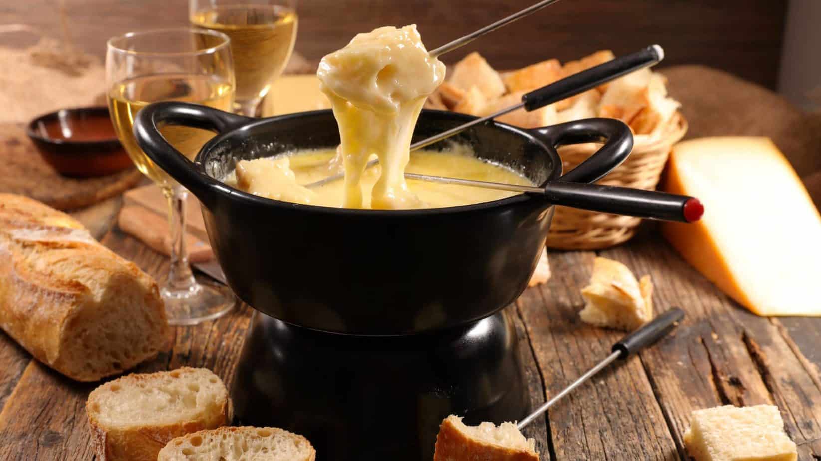 8 Best Fondue Pots of 2023 - Our Favorite Fondue Pots